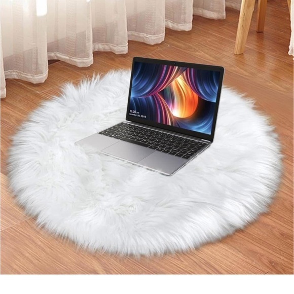 Fluffy White Round Faux Fur Rug - Picture 5 of 7